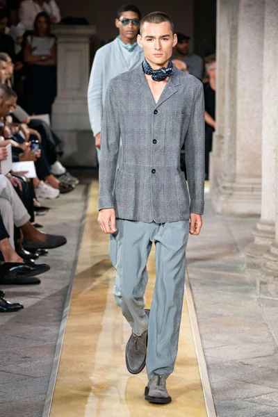 Look 68